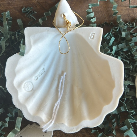 Margaret Furlong angel ornament - Picture 2 of 2